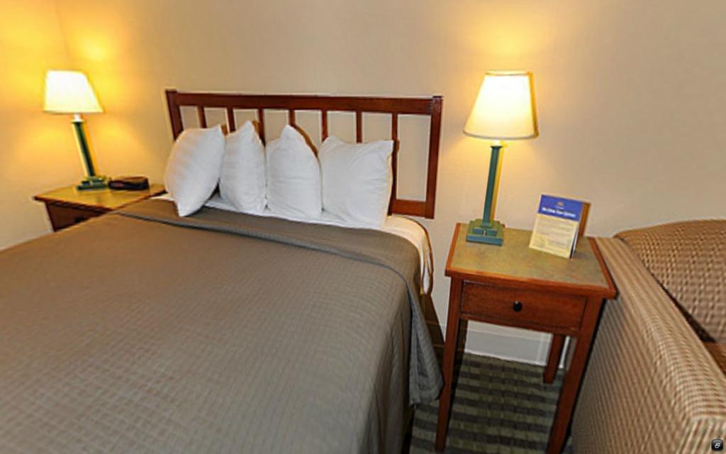 Norwood Inn And Suites Chaska Chambre photo