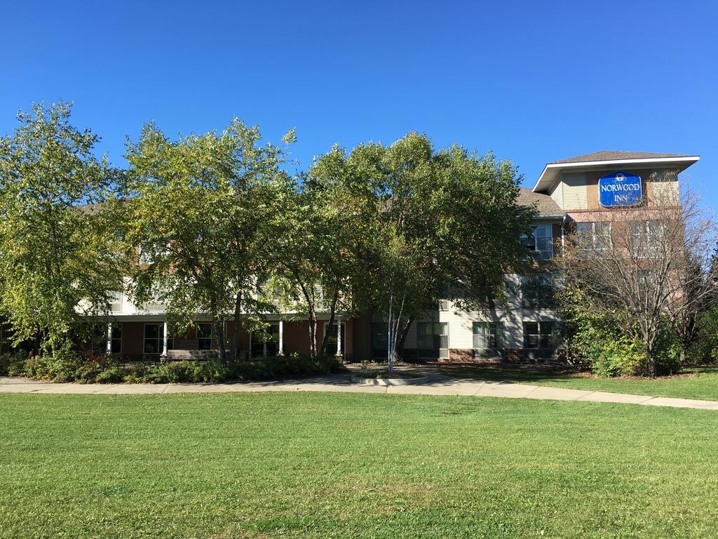 Norwood Inn And Suites Chaska Extérieur photo