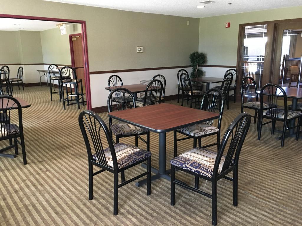 Norwood Inn And Suites Chaska Extérieur photo