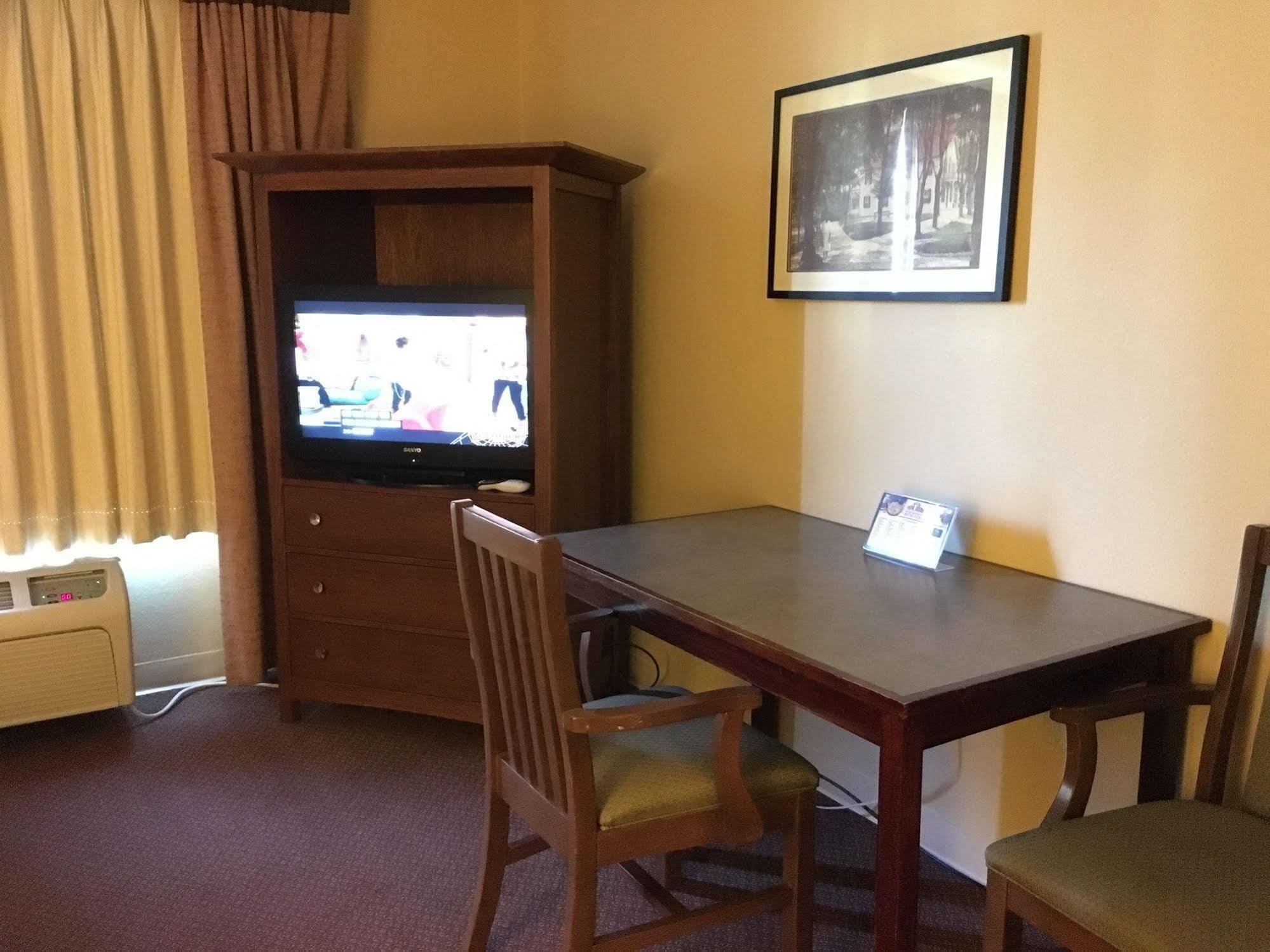 Norwood Inn And Suites Chaska Extérieur photo