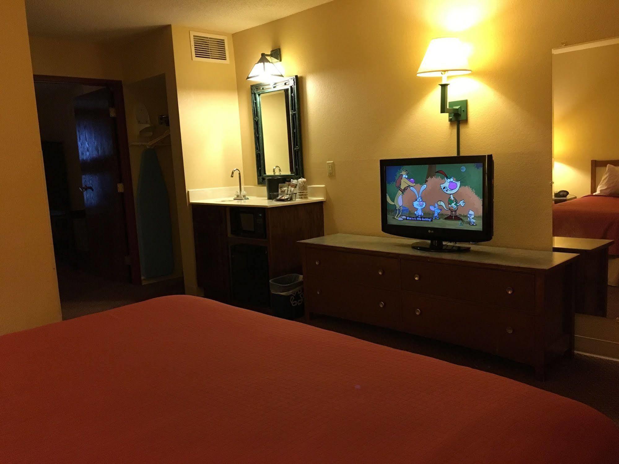 Norwood Inn And Suites Chaska Extérieur photo