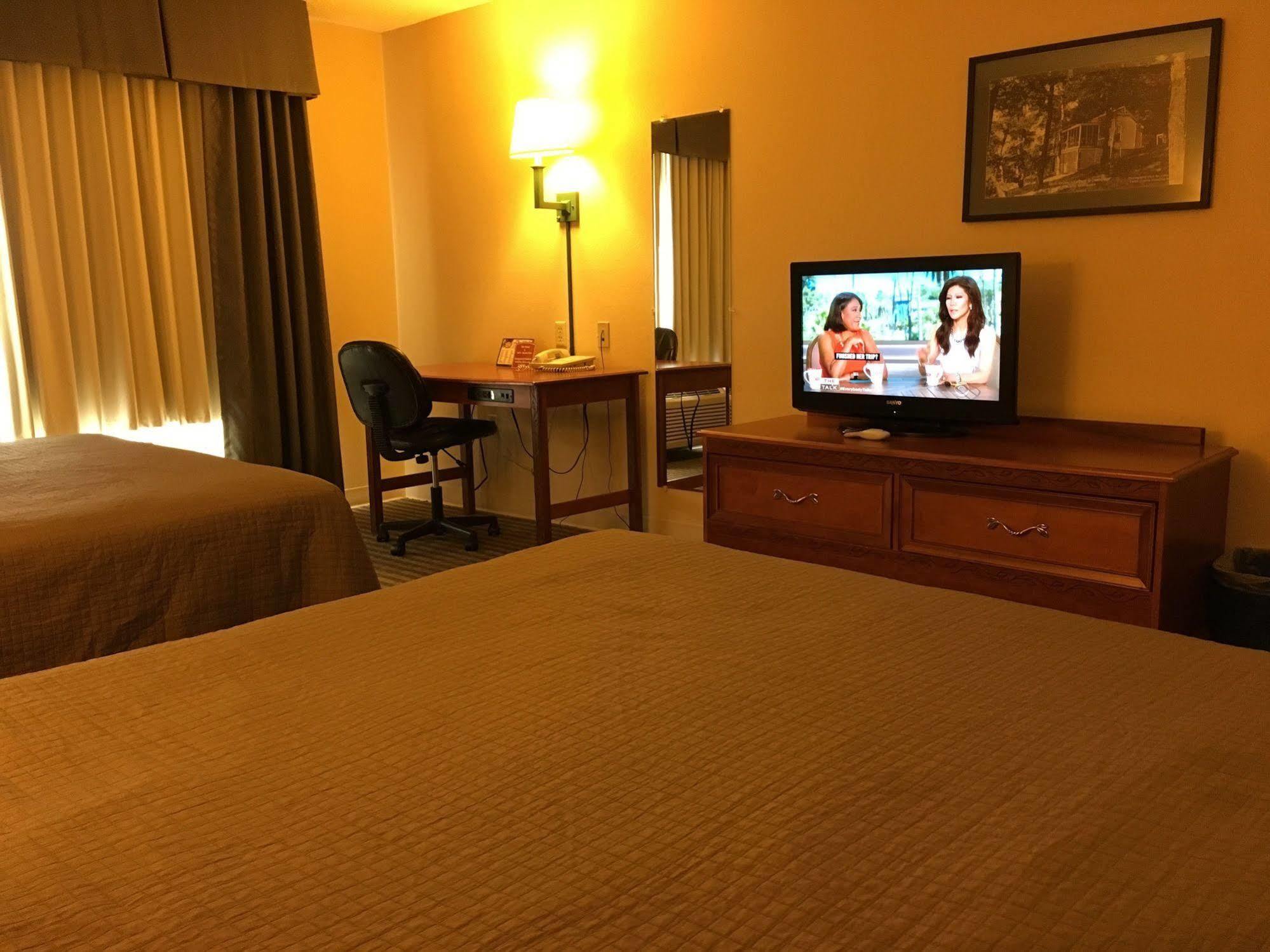 Norwood Inn And Suites Chaska Extérieur photo