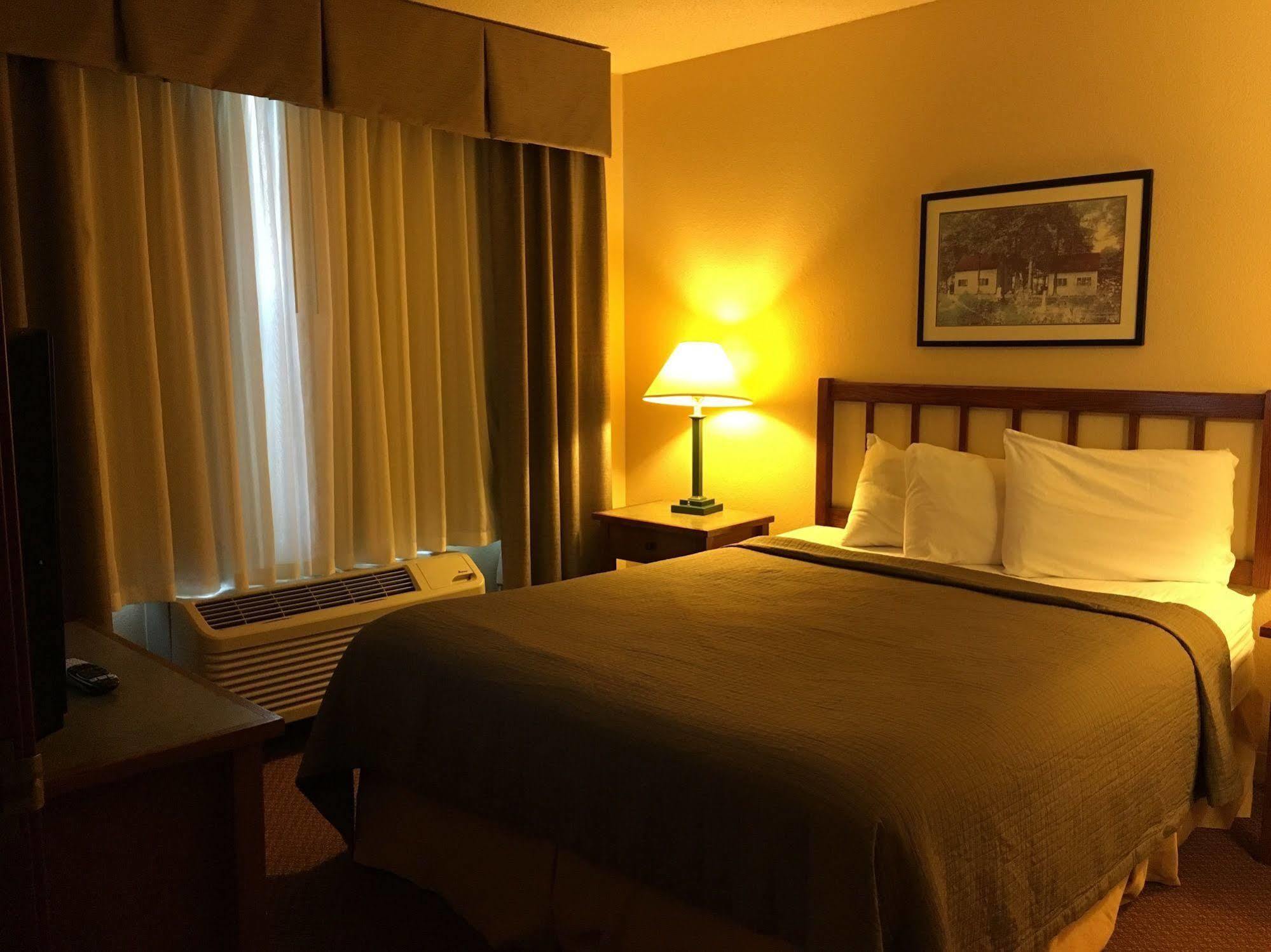 Norwood Inn And Suites Chaska Extérieur photo