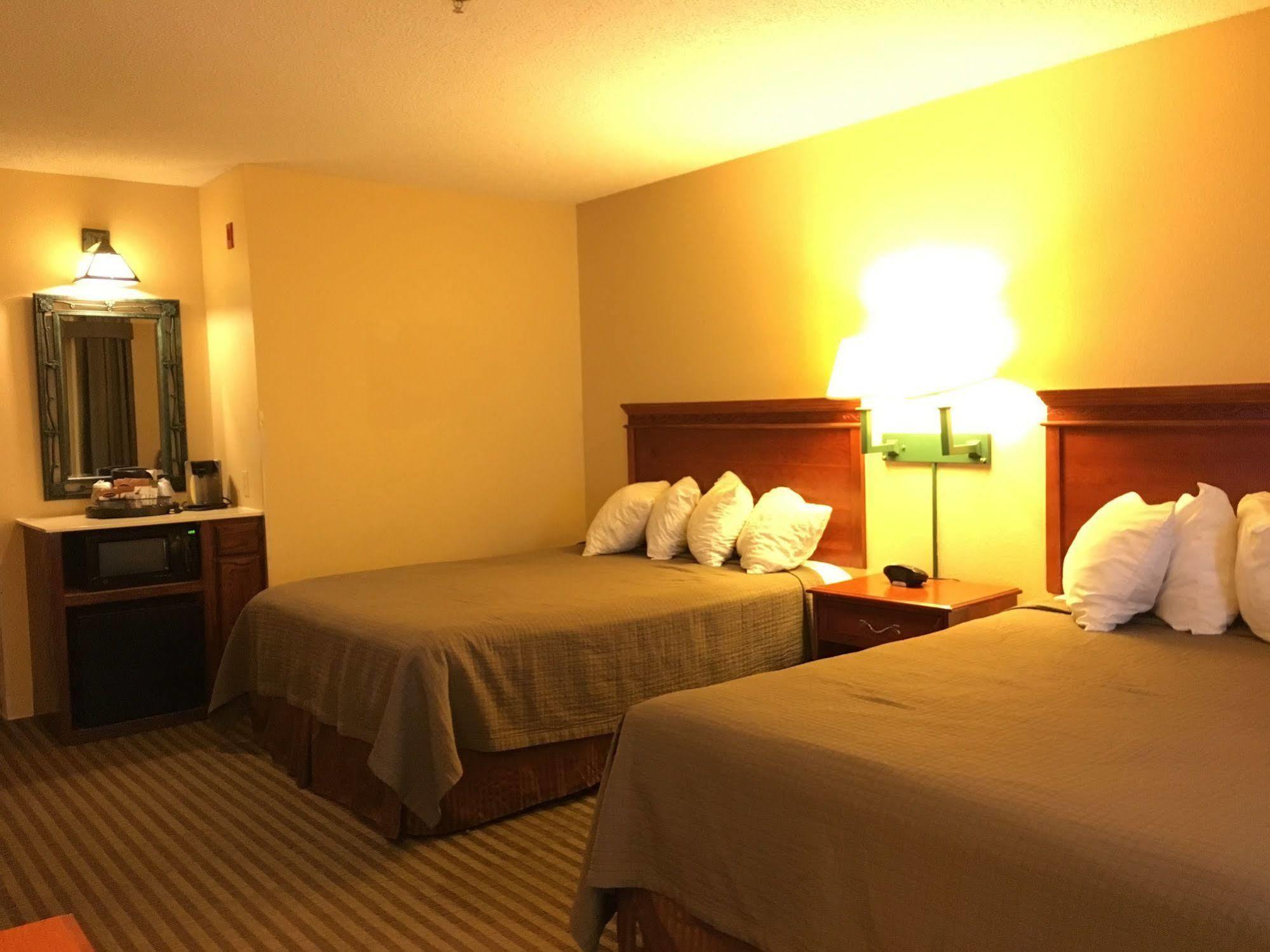Norwood Inn And Suites Chaska Extérieur photo
