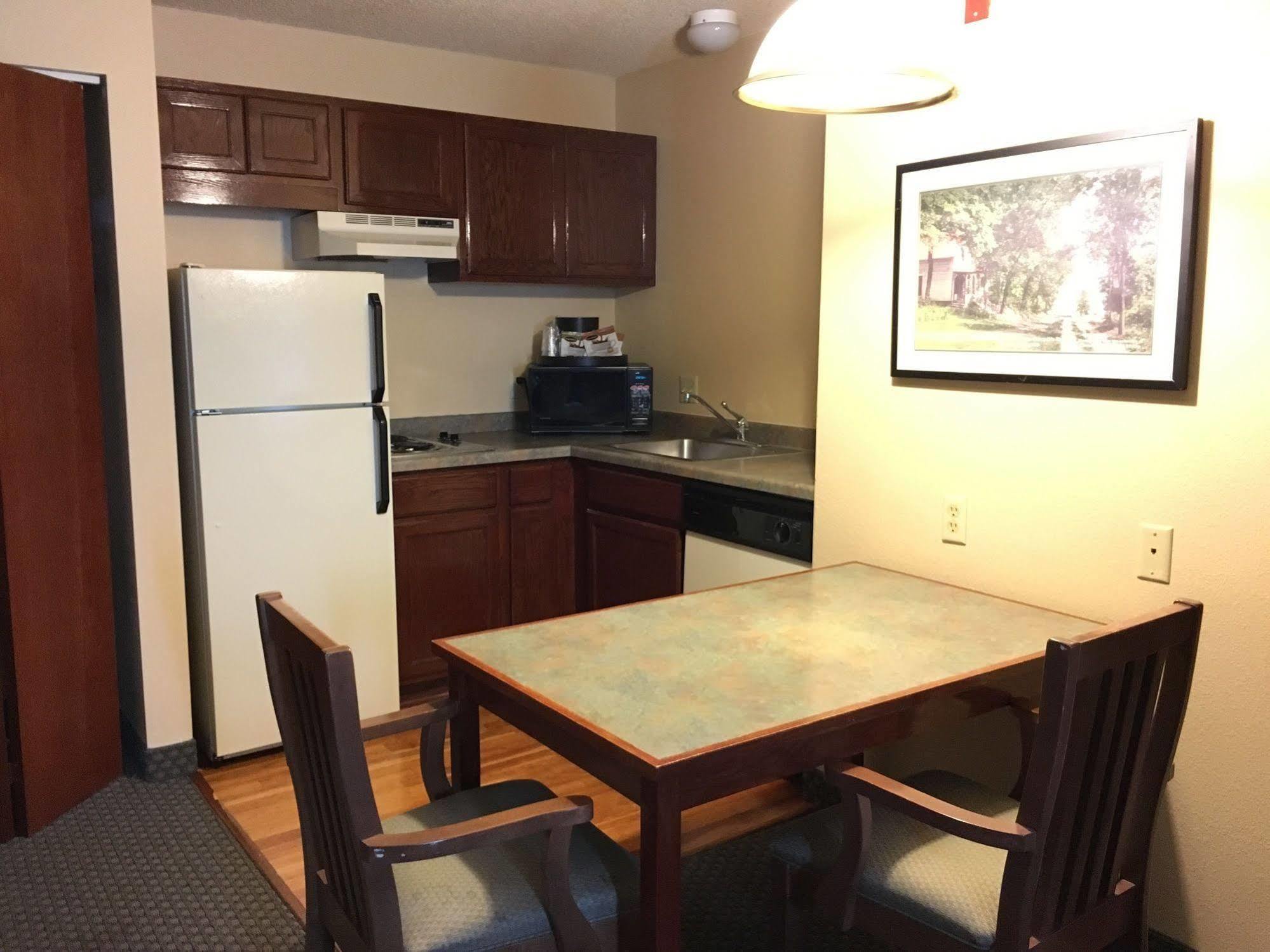 Norwood Inn And Suites Chaska Extérieur photo